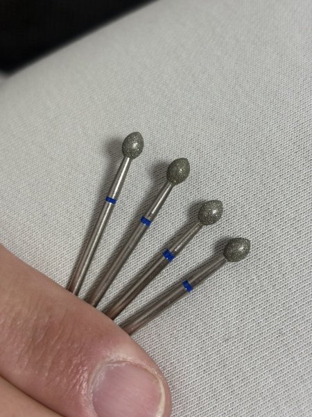 ראש כדור אובלי כחול